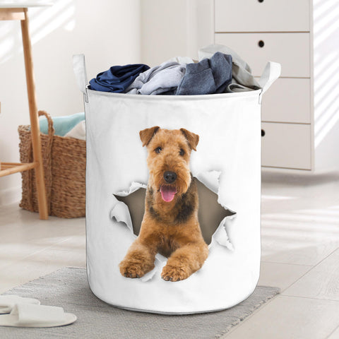 Airedale Terrier-Tornpaper-LB