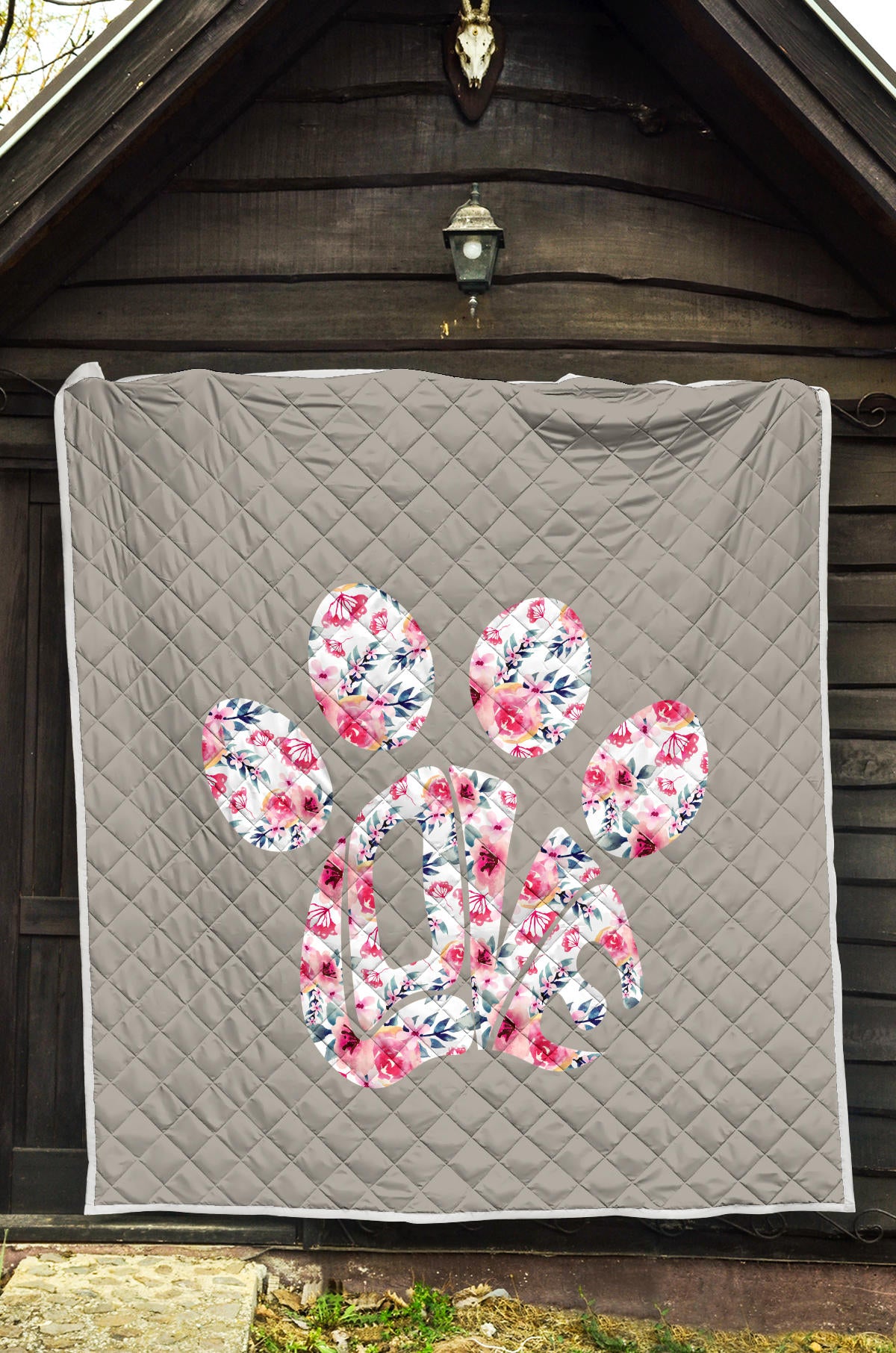 Love paw premium quilt